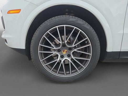 Used 2019 Porsche Cayenne AWD/4WD image 15