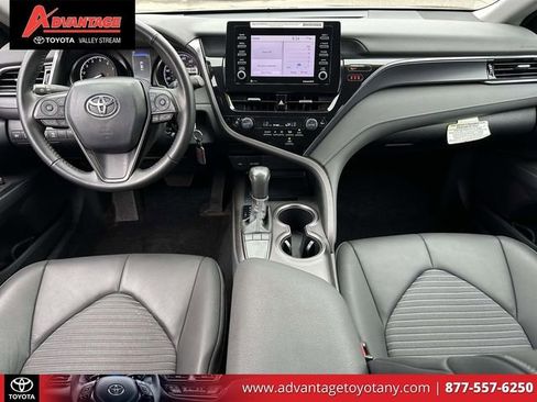 Used 2024 Toyota Camry SE FWD image 17