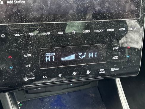 Used 2023 Hyundai Tucson Limited image 15