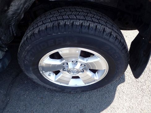 Used 2005 Toyota 4Runner Limited image 25