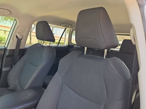 Used 2023 Toyota RAV4 LE FWD image 9