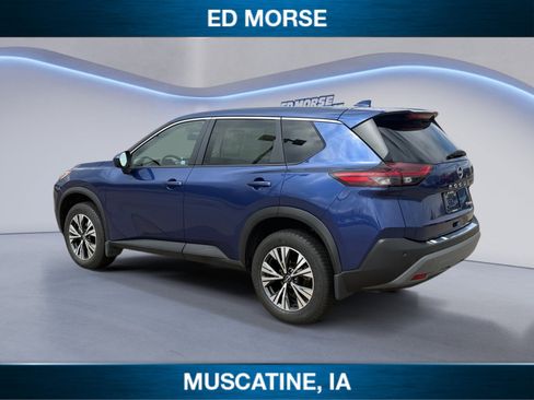 Used 2023 Nissan Rogue SV image 3