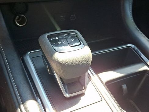 Used 2024 Nissan Pathfinder SV FWD image 16