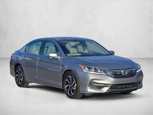 Used 2017 Honda Accord EX image 3