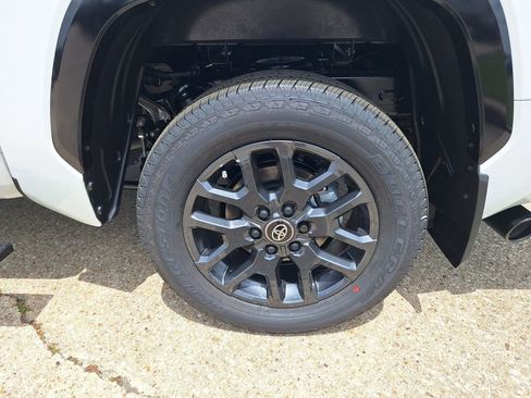 New 2026 Toyota Tundra Platinum AWD/4WD image 27
