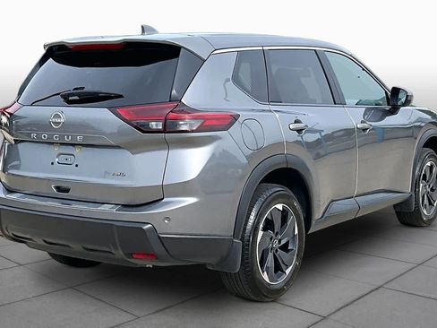 Used 2025 Nissan Rogue SV AWD/4WD image 13