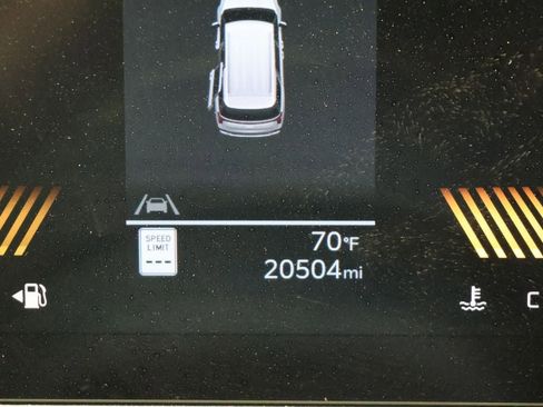 Used 2025 Kia Carnival EX FWD image 18