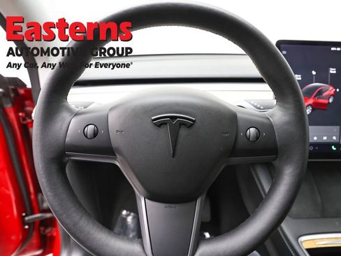 Used 2022 Tesla Model Y Long Range image 10