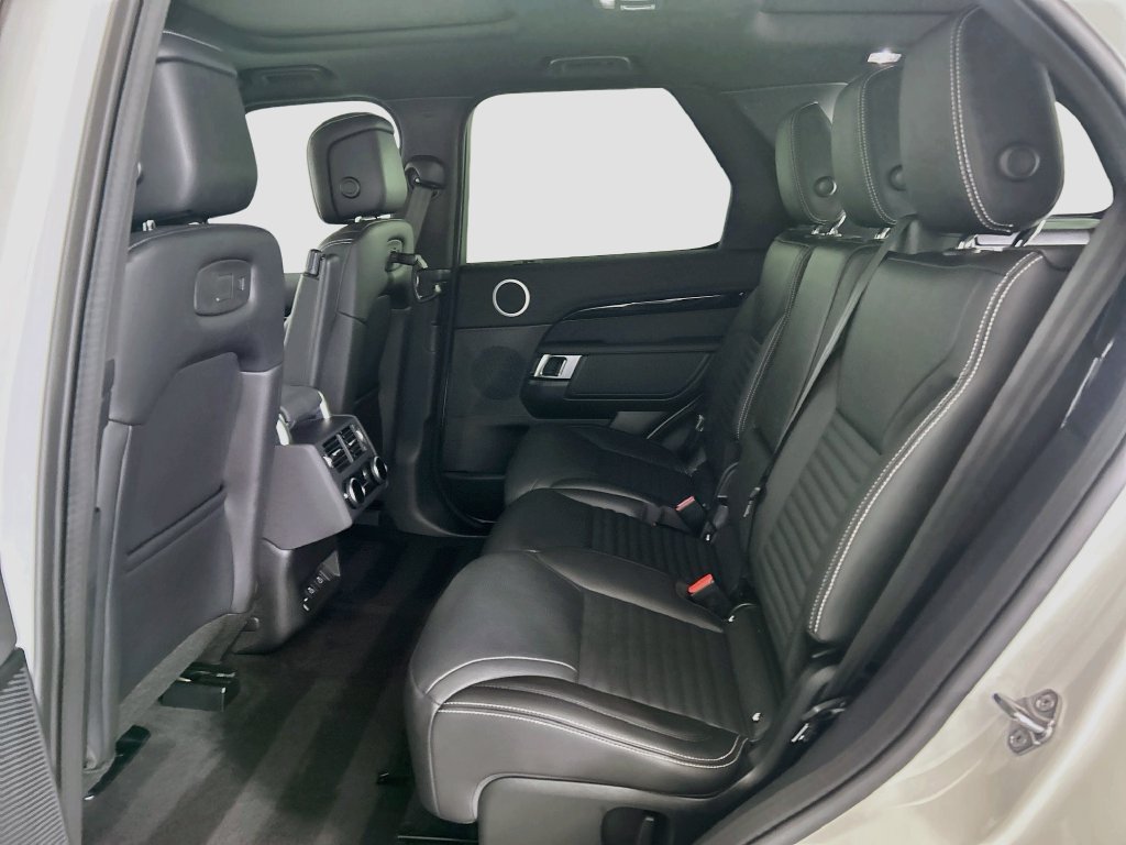 Used 2025 Land Rover Discovery S AWD/4WD image 20