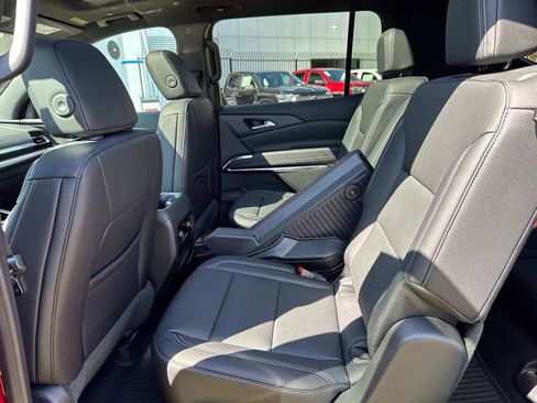 New 2026 Chevrolet Traverse LT w/ Sun and Wheel Package image 13