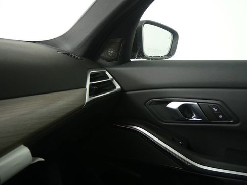 Used 2025 BMW 330i xDrive Sedan image 25