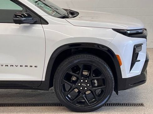 Used 2024 Chevrolet Traverse RS w/ LPO, Floor Liner Package image 9