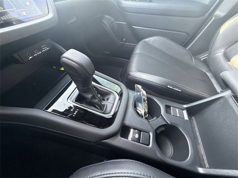 Certified 2025 Subaru Forester Limited w/ Popular Package image 20