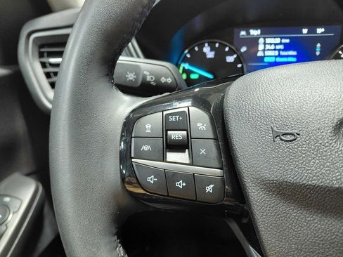 Certified 2022 Ford Escape SEL image 31