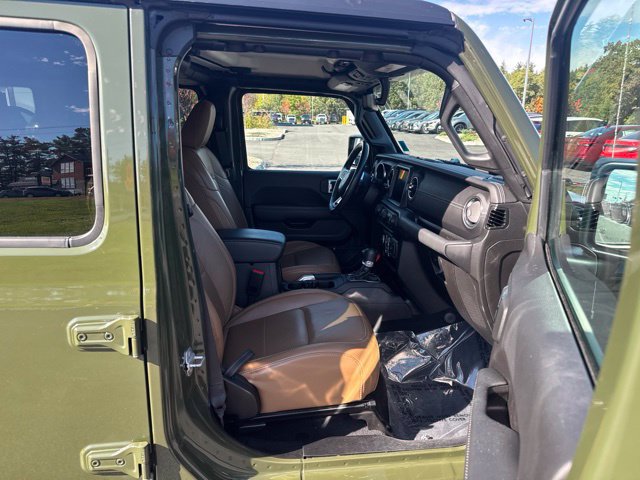 Used 2022 Jeep Wrangler Unlimited Sahara w/ Cold Weather Group AWD/4WD image 13