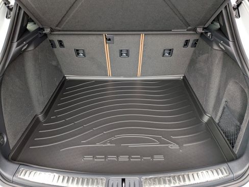 New 2026 Porsche Macan image 24