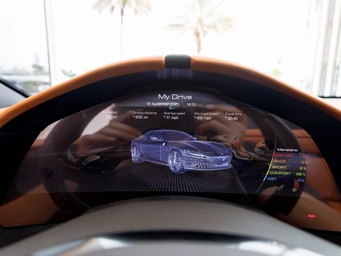 Used 2025 Ferrari Roma Spider image 36