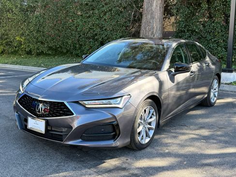 Used 2023 Acura TLX image 2