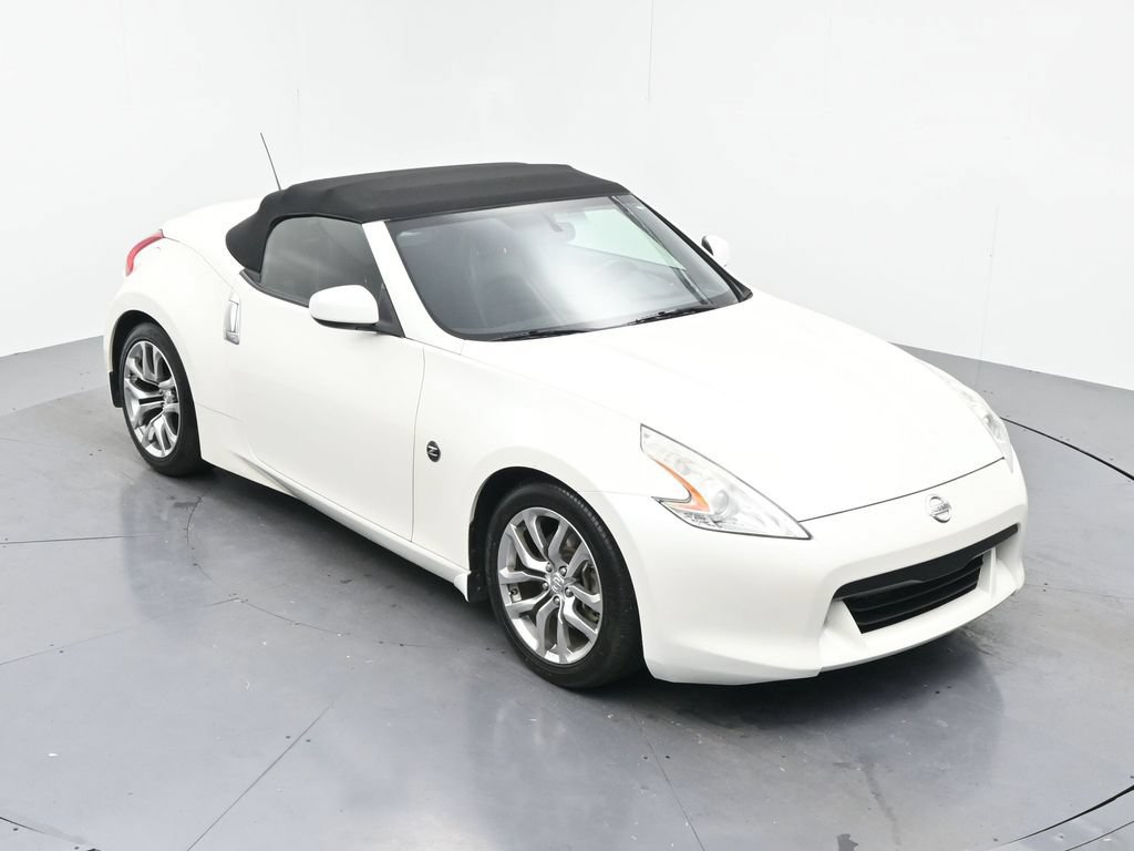 Used 2010 Nissan 370Z Touring RWD image 14