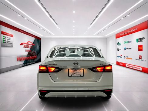 Used 2024 Nissan Altima 2.5 SV FWD image 6
