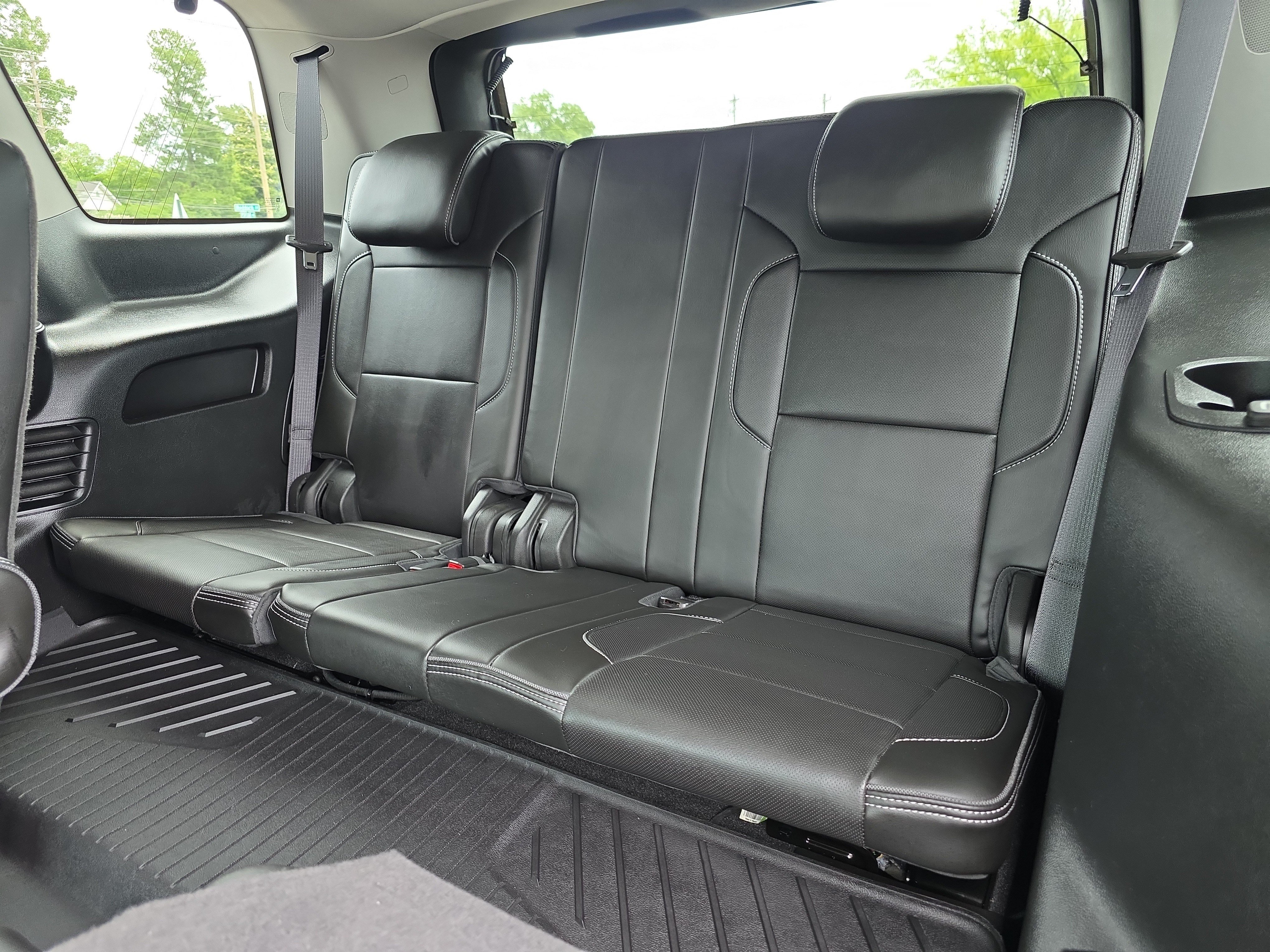 Used 2020 GMC Yukon Denali w/ Denali Premium Package AWD/4WD image 12