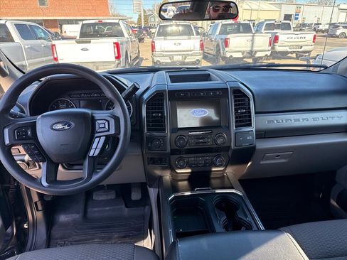 Used 2020 Ford F250 XLT w/ XLT Premium Package image 7