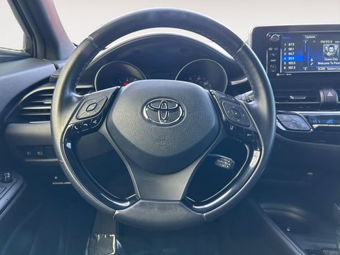 Used 2018 Toyota C-HR XLE image 14