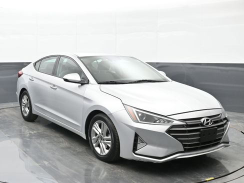 Used 2019 Hyundai Elantra SEL image 2