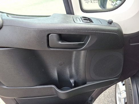 Used 2021 RAM ProMaster 2500 w/ Premium Appearance Group FWD image 21