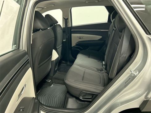 Used 2024 Hyundai Tucson SE image 19