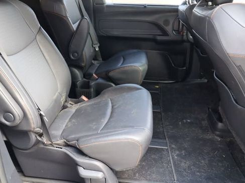Used 2023 Toyota Sienna XSE w/ XSE Plus Package FWD image 18