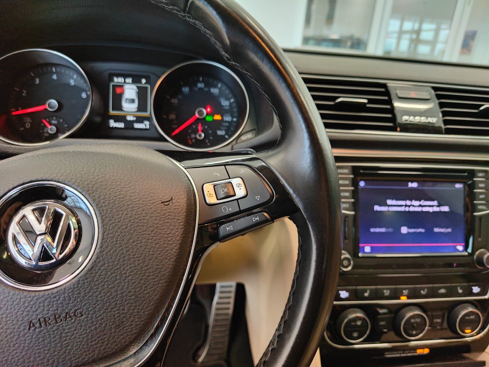 Used 2019 Volkswagen Passat 2.0T SE R-Line FWD image 14
