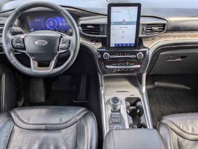 Used 2023 Ford Explorer Platinum w/ Technology Package AWD/4WD image 15