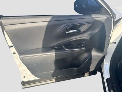 Used 2023 Toyota Crown XLE image 18