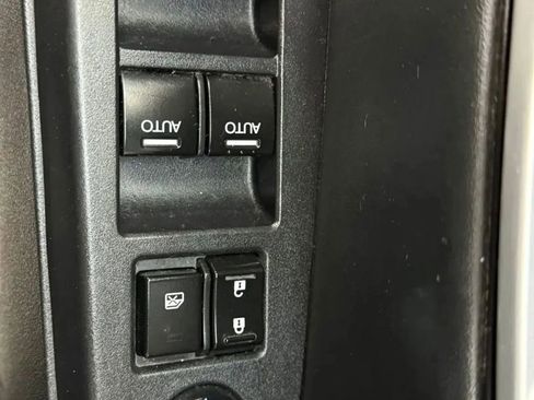 Used 2010 Honda Pilot Touring image 27