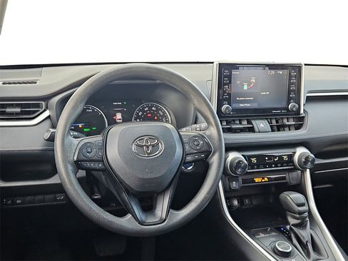 Used 2021 Toyota RAV4 XLE image 17