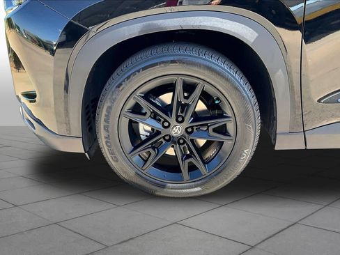 Used 2024 Toyota Grand Highlander AWD image 11