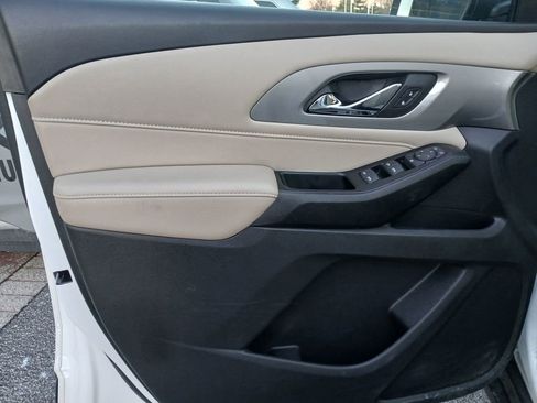 Certified 2022 Chevrolet Traverse LS w/ Midnight/Sport Edition image 11