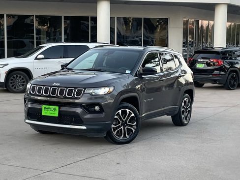 Used 2023 Jeep Compass Limited image 9