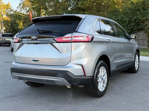 Used 2022 Ford Edge SEL image 3