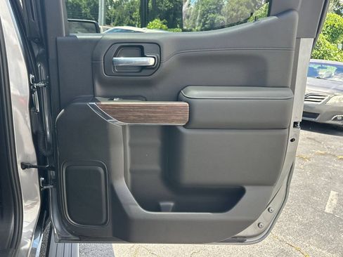 Used 2022 Chevrolet Silverado 1500 High Country w/ Technology Package AWD/4WD image 17