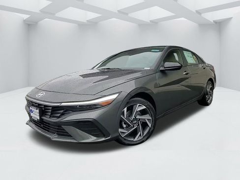 New 2025 Hyundai Elantra SEL image 1