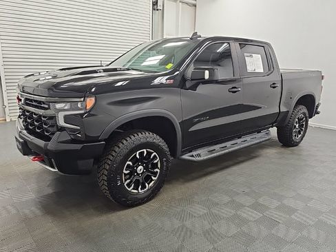 Used 2022 Chevrolet Silverado 1500 ZR2 w/ Technology Package AWD/4WD image 5