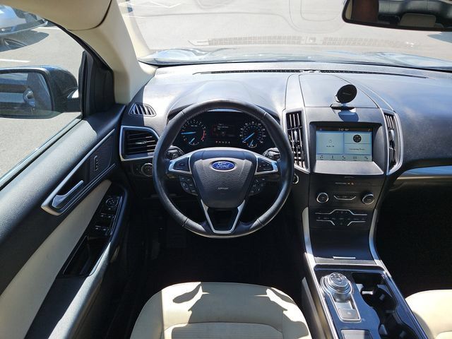 Used 2019 Ford Edge SEL AWD/4WD image 11