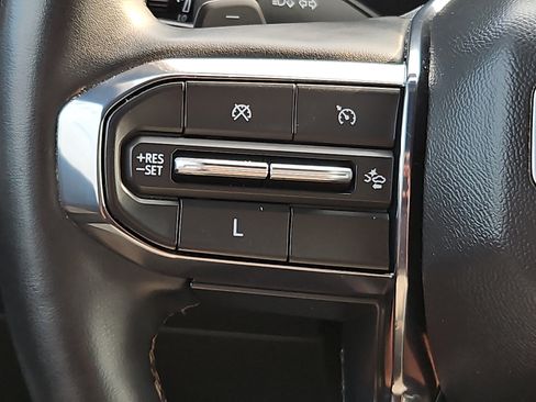 Used 2024 GMC Acadia AT4 w/ Luxury Package AWD/4WD image 20