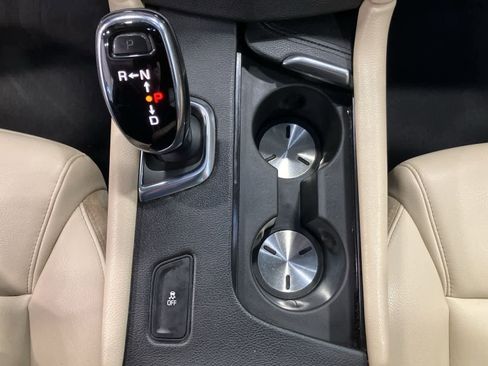 Used 2017 Cadillac XT5 FWD image 16