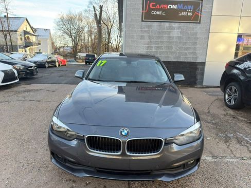 Used 2017 BMW 320i xDrive Sedan image 2
