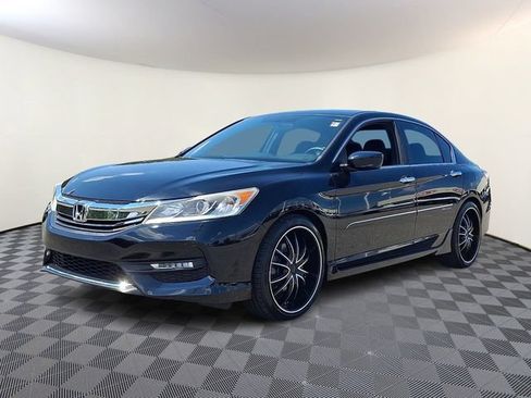Used 2017 Honda Accord Sport image 3