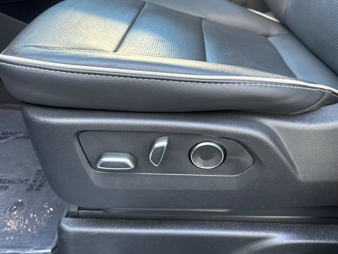 Used 2025 Cadillac Escalade Sport w/ LPO, ONYX Package AWD/4WD image 12
