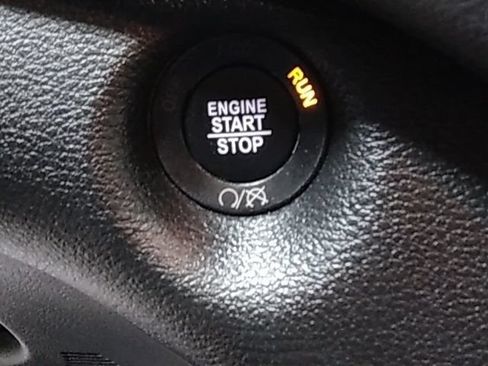 Used 2021 Jeep Cherokee Limited AWD/4WD image 31